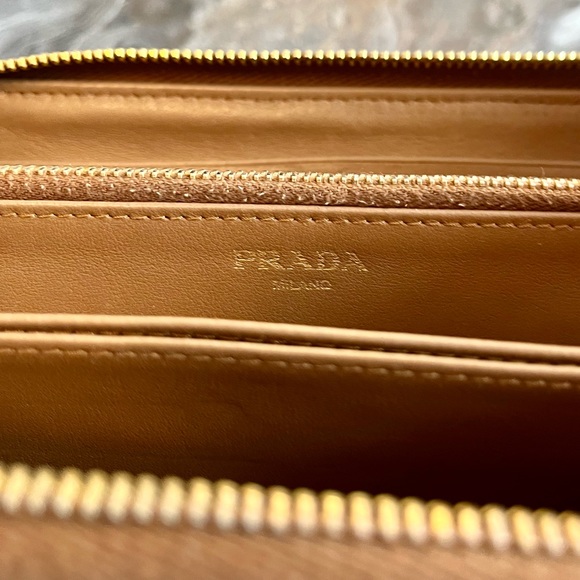 Authentic Prada Saffiano Leather Wallet - Picture 7 of 9